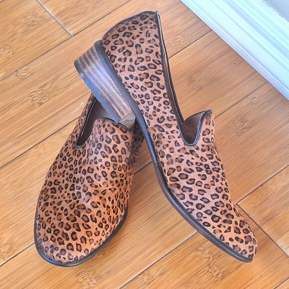 Sofft Severn Leopard Print Calf Hair Slip On Loafers Women's size 8.5M Excellent - Picture 1 of 8